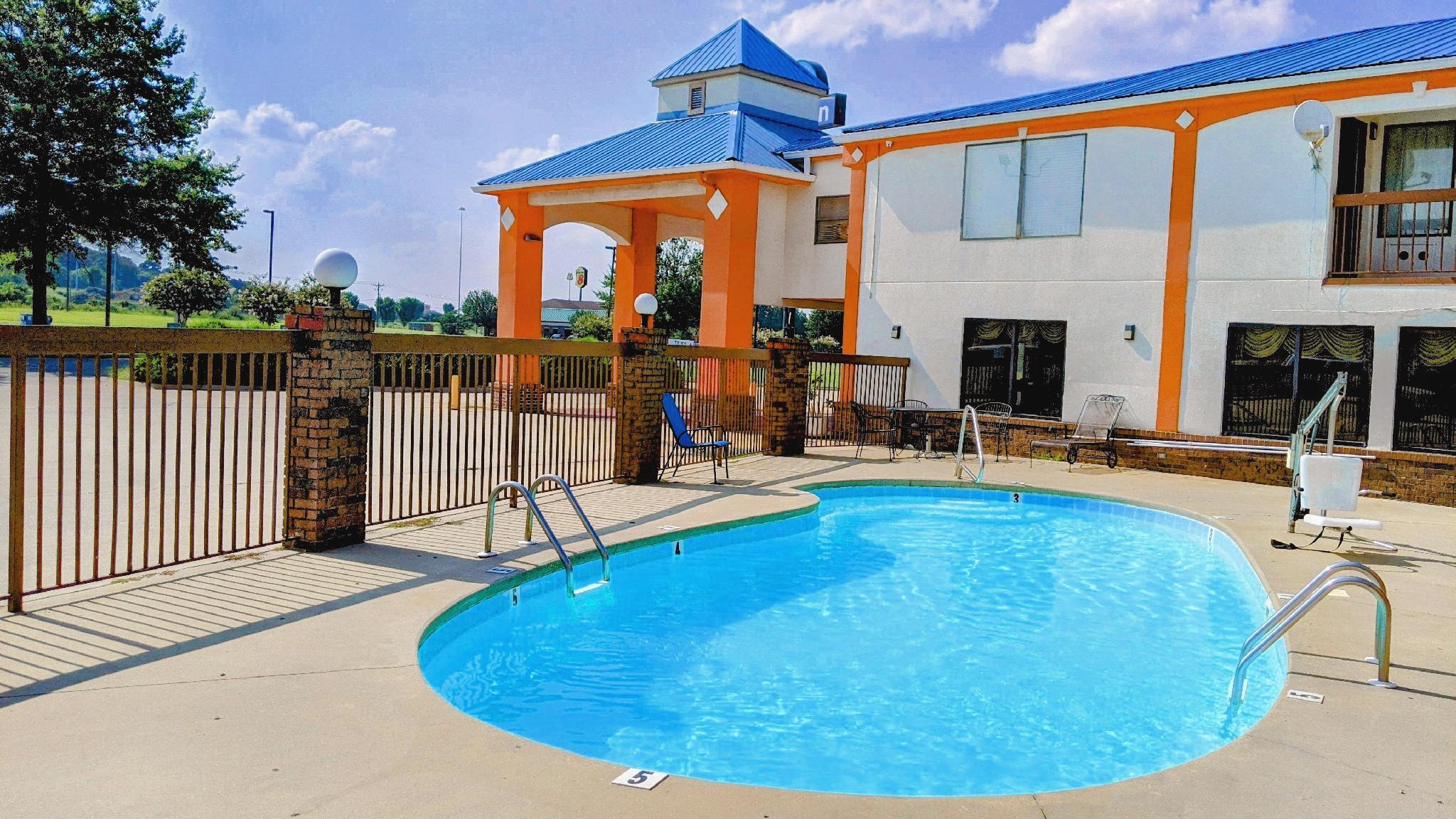 Quality Inn & Suites Decatur Priceville I-65 Exterior photo