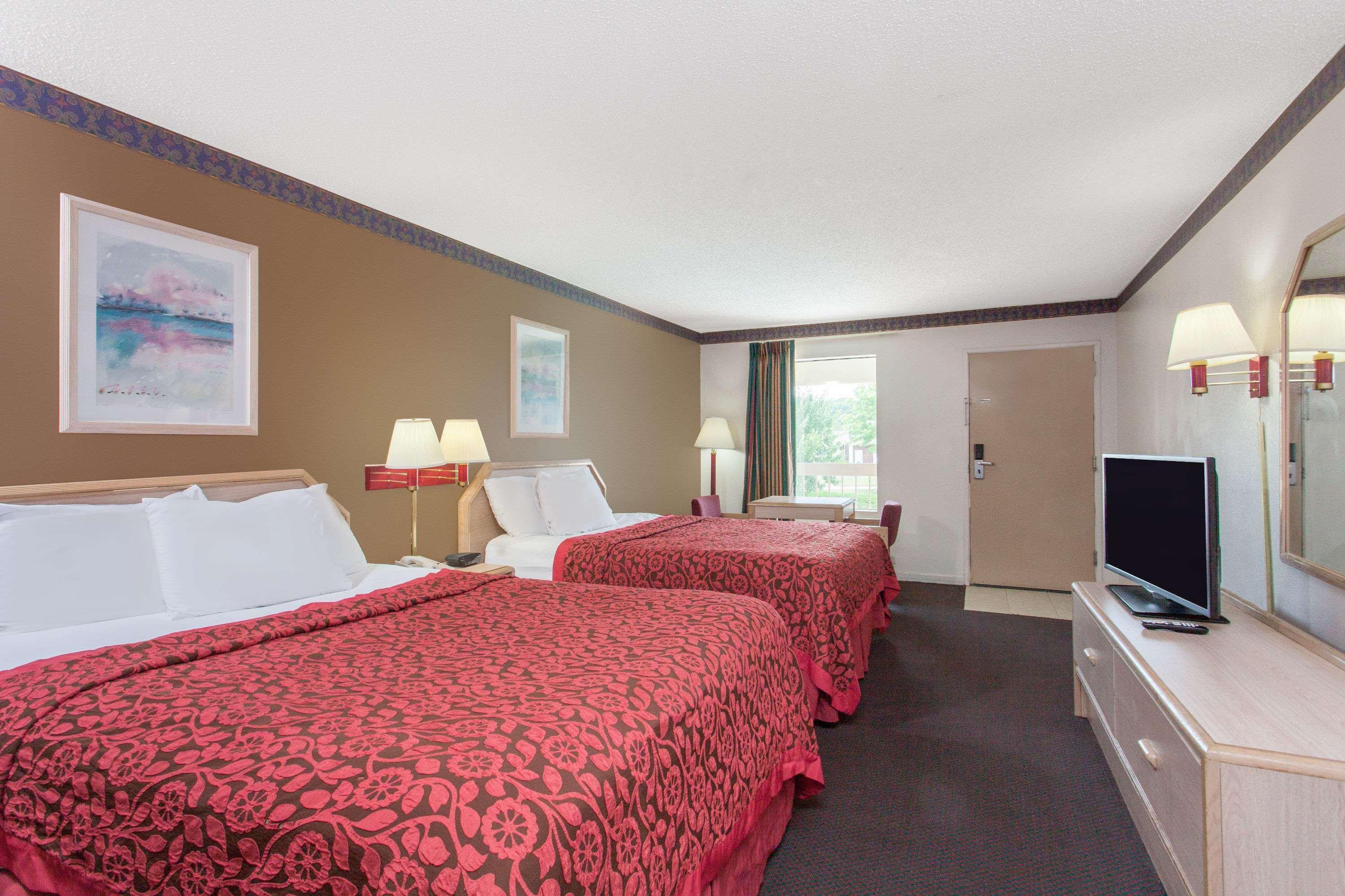 Quality Inn & Suites Decatur Priceville I-65 Exterior photo
